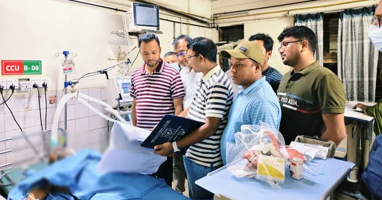 হাসপাতালে চিকিৎসার খোঁজ নিতে আমরা বিএনপি পরিবার